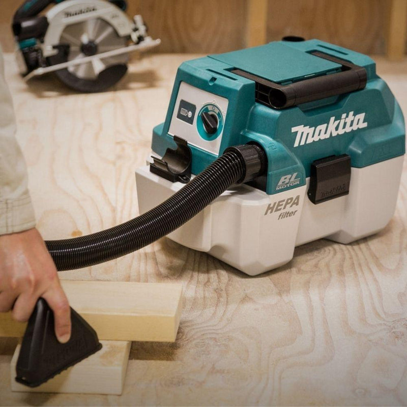 Makita wet and clearance dry dust extractor